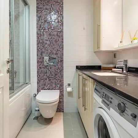 Sleek Flat With Great Location In Tesvikiye