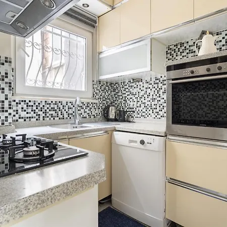 Apartment Sleek Flat With Great Location In Tesvikiye