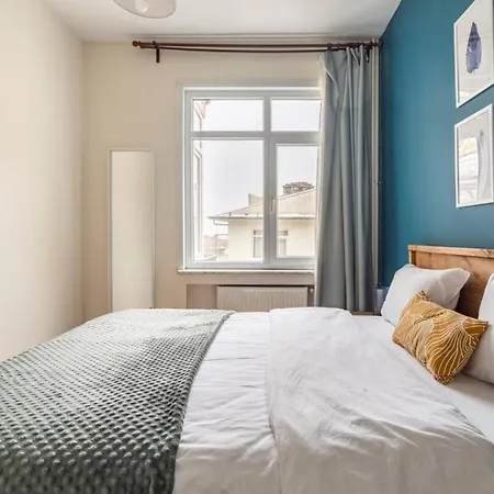 Апартаменты Sleek Flat With Great Location In Tesvikiye *