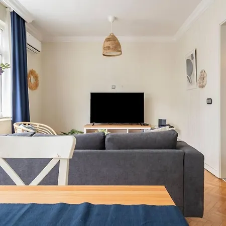 Sleek Flat With Great Location In Tesvikiye شقة