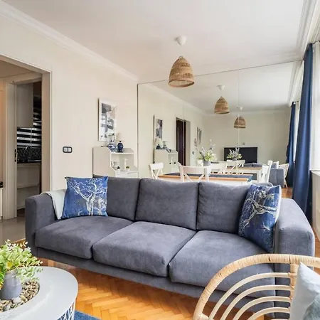 Sleek Flat With Great Location In Tesvikiye اسطنبول